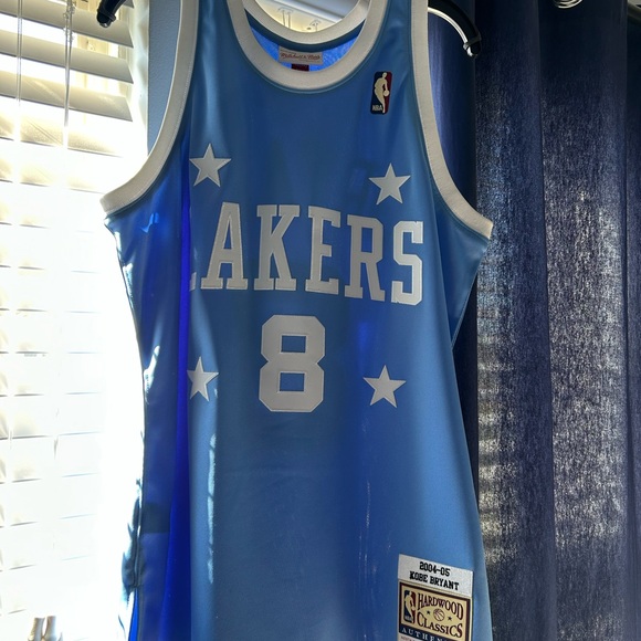 lakers throwback jersey